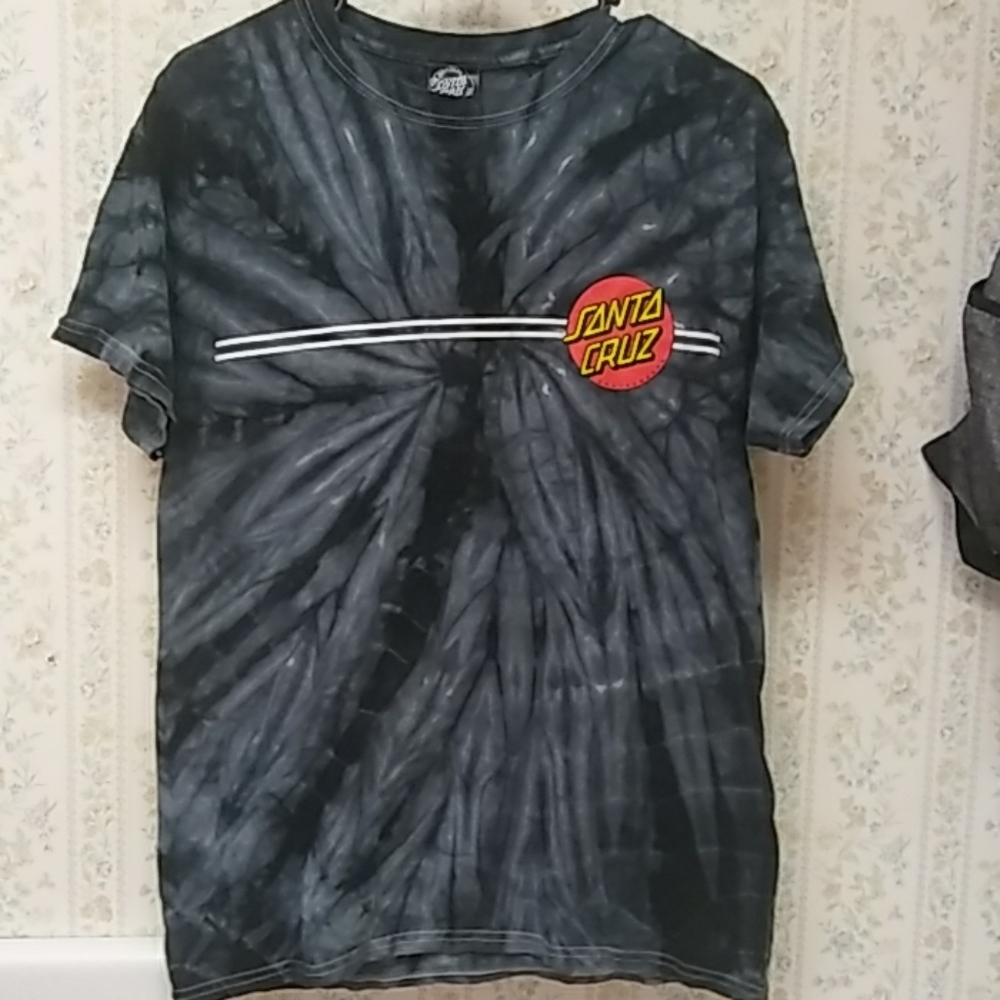 Santa cruz skateboard tee